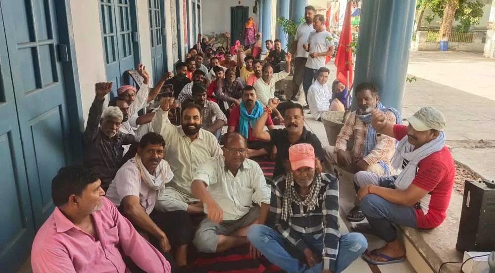 नगर निगम सफाई सेवकों का धरना दूसरे दिन भी जारी