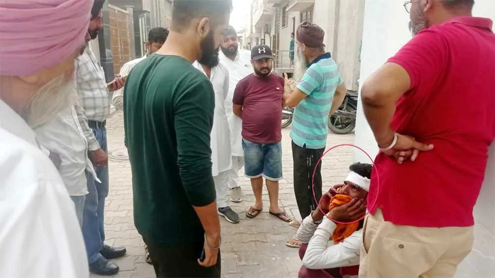 घर में घुसकर गेहूं का गट्टा चुराते युवक काबू, दूसरा फरार