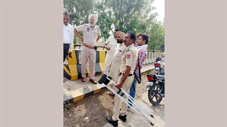 लुटेरों ने दिव्यांग से छीने 30 हजार, पुल के नीचे फेंका