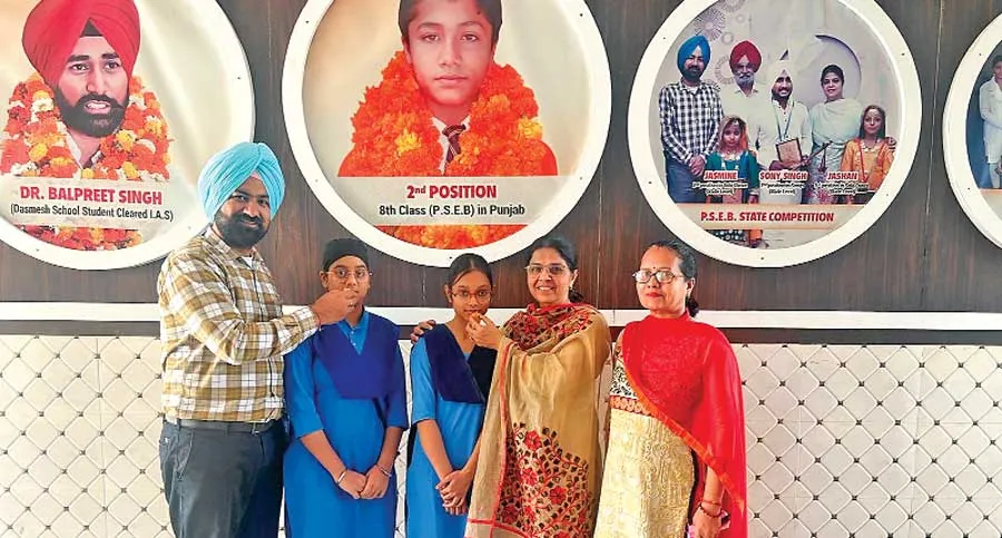 दशमेश पब्लिक स्कूल का 8वीं का परिणाम रहा 100 फीसदी