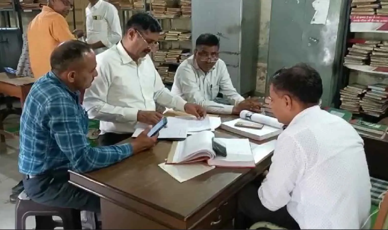Bhiwani : सीएम फ़्लाइंग की छापेमारी में कानूनगो व पटवारी मिले नदारद