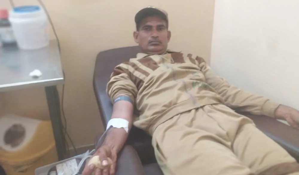 अग्रोहा के प्रेमी सेवक कुलबीर इन्सां ने रक्तदान कर बचाई मरीज की जान