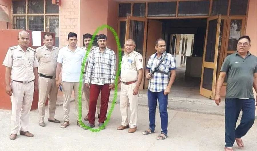 पीओ स्टाफ को मिली बड़ी सफलता, 12 साल से भगोडे आरोपी को किया काबू