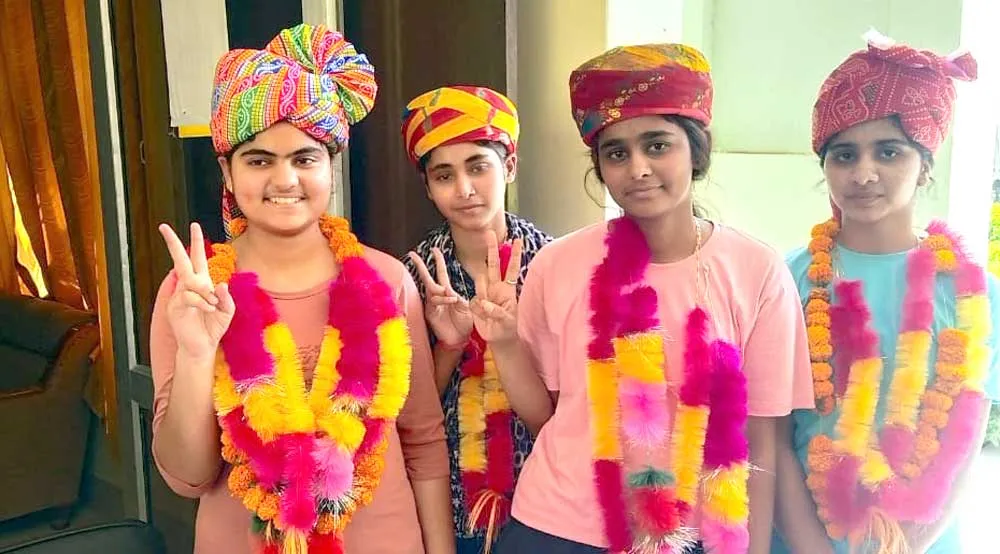जिस विषय का अध्यापक नहीं, वही किया टॉप