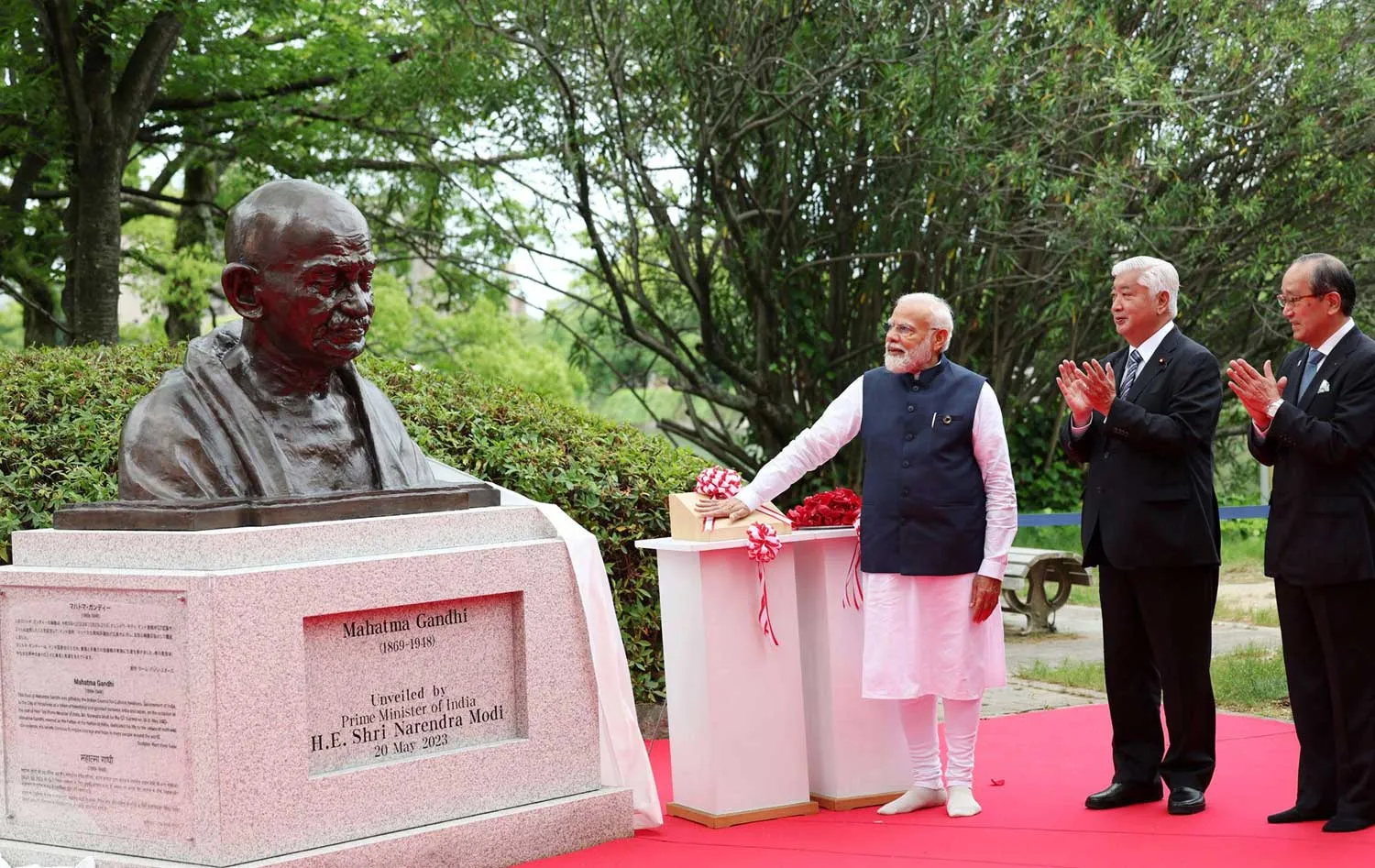 पीएम मोदी ने जापान के हिरोशिमा में महात्मा गांधी की प्रतिमा का अनावरण किया, जापानी प्रधानमंत्री से की भेंट