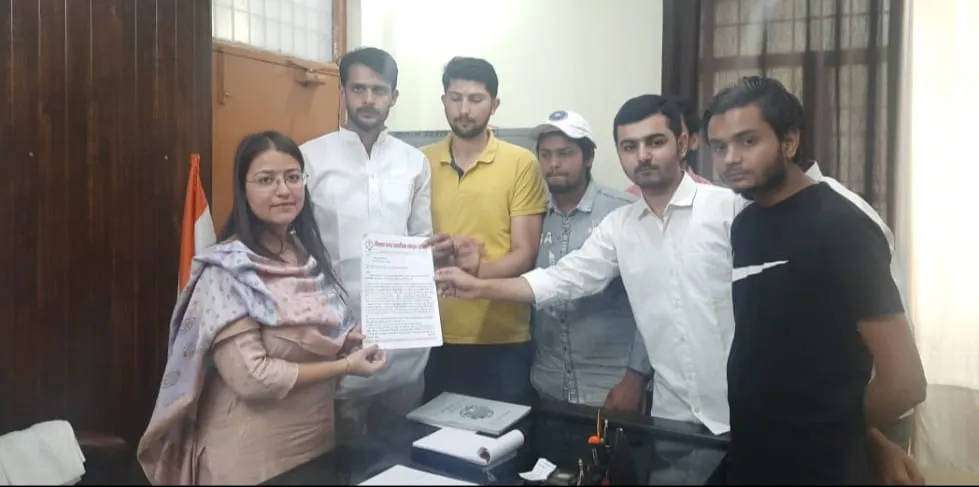 कैराना की बदहाल परिवहन व्यवस्था को दुरुस्त कराने की मांग
