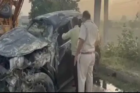 खुशियों को लगी ये किसकी नजर, पास होने की खुशी में पार्टी करने गए दो युवकों की सड़क हादसे में मौत