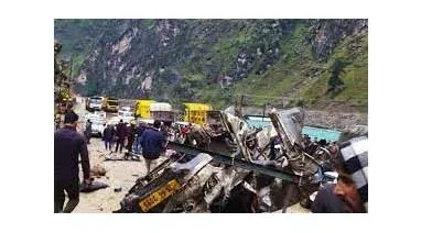 खाई में गिरी क्रूजर, जम्मू कश्मीर के किश्तवाड़ में दर्दनाक हादसा, 7 की मौत, 3 घायल