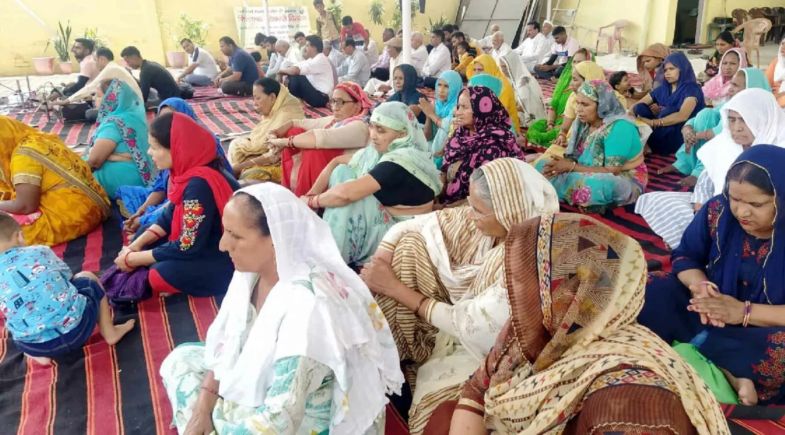 Meerut : ‘‘सतगुरू हमको प्यार दिया इतना’’ भजन पर झूमी साध-संगत