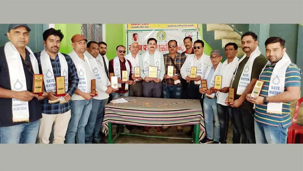 ग्रामीण पत्रकारों को किया बालेश्वर लाल सम्मान से सम्मानित