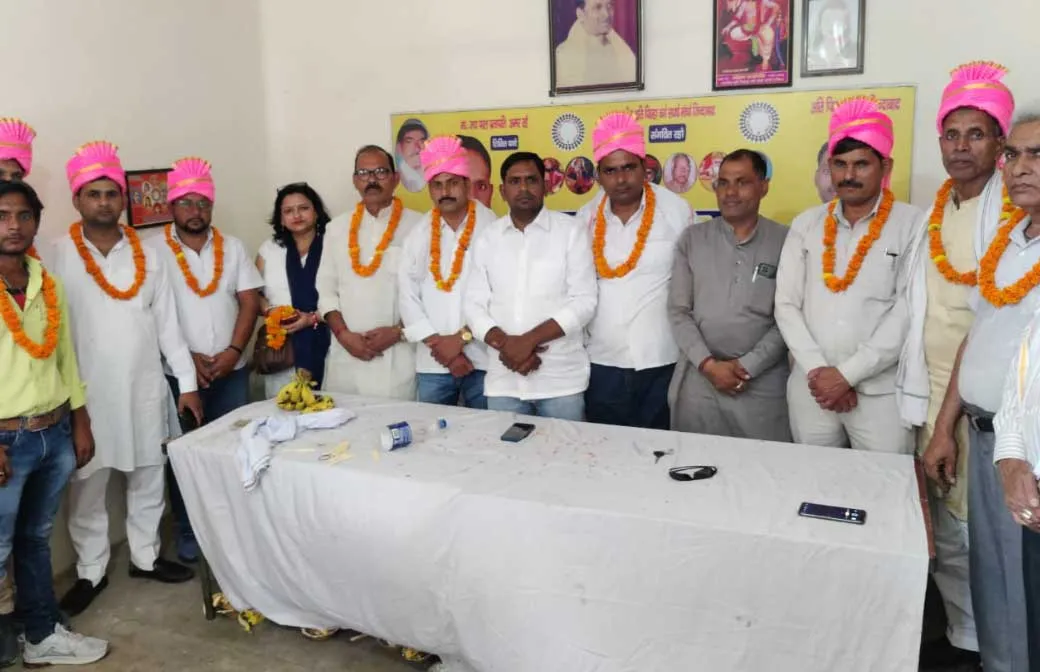 पिछड़ा वर्ग मोर्चा ने दो दर्जन अति पिछड़ा वर्ग के सभासदों को किया सम्मानित