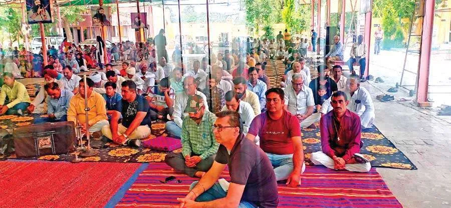 फतेहाबाद ब्लाक स्तरीय नामचर्चा में गूंजा राम नाम