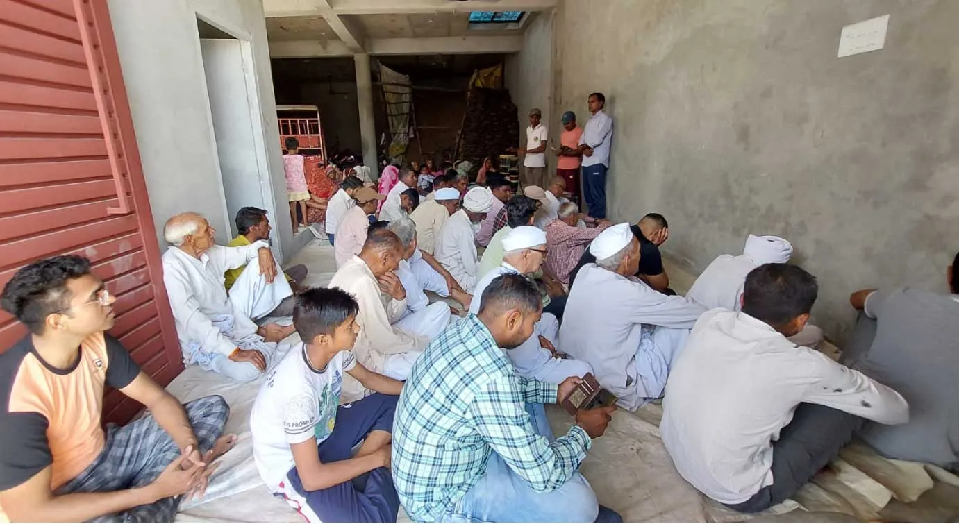 कविराज भाईयो ने सुनाए मधुर-मधुर भजन, झूम उठी संगत