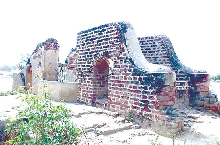 Sirsa : कभी लगते थे मेले, आज खुद अकेले!