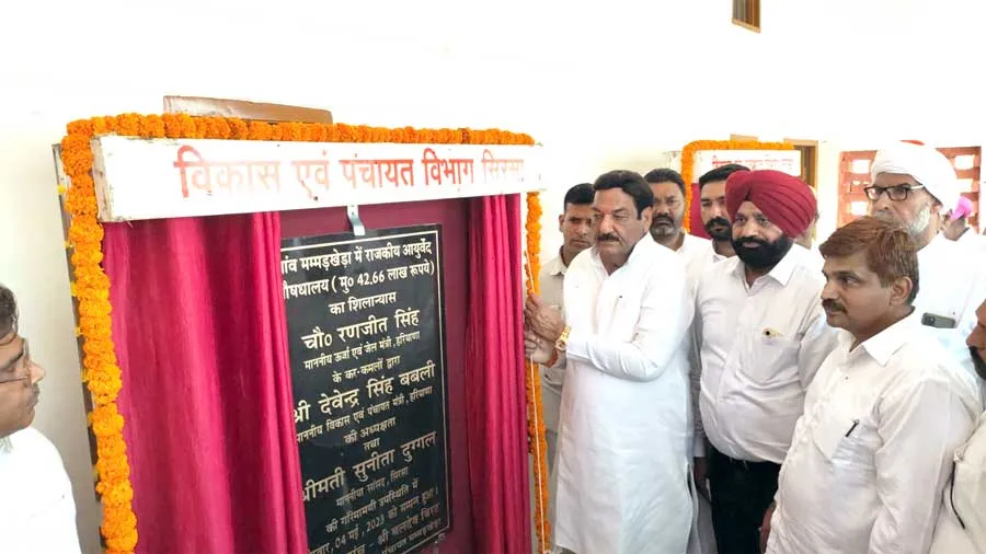 बिजली मंत्री ने लगाया खुला दरबार, सुनीं समस्याएं