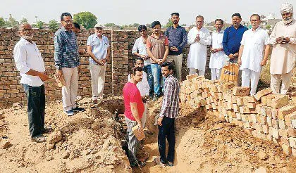 विनती शब्द बोलकर रखी नए मकान की नींव