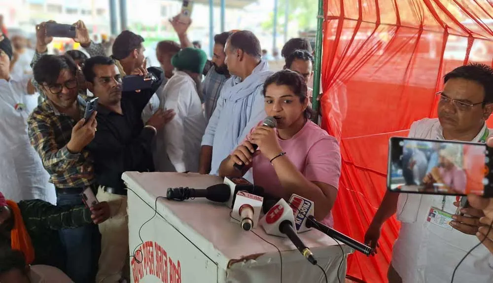 पहलवान साक्षी मलिक ने फतेहाबाद में सरकार पर कही ये बात…