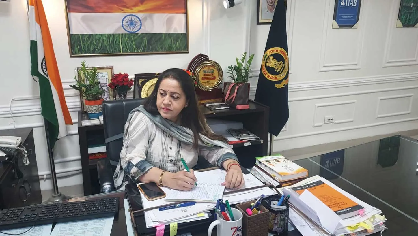 सरकारी कार्यालय सुबह साढ़े सात बजे खुले