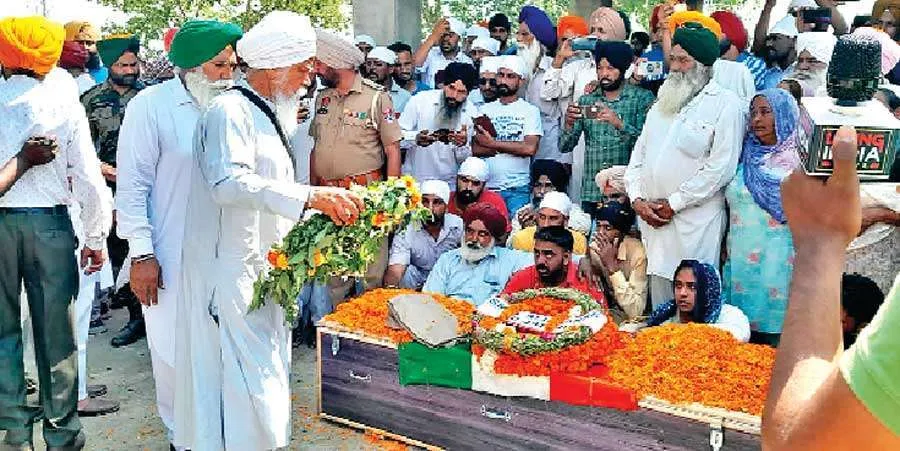 शहीद सैनिक जसवीर सिंह का सरकारी सम्मान के साथ हुआ अंतिम संस्कार