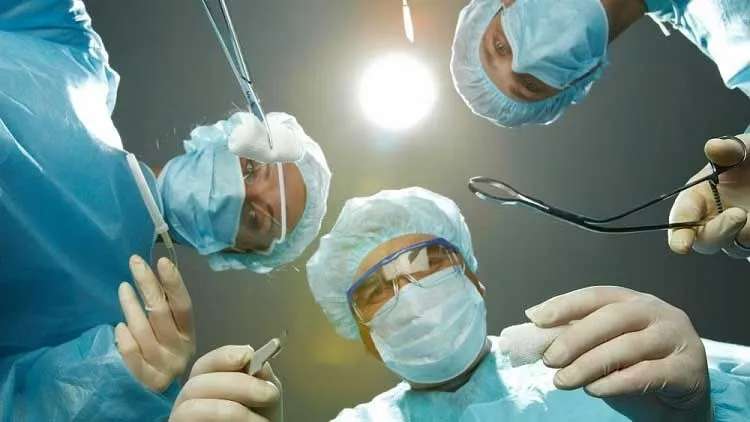 Surgery: मेडिकल साइंस में ऐसा चमत्कार नहीं देखा होगा, मां के गर्भ में ही की बच्चे की ब्रेन सर्जरी