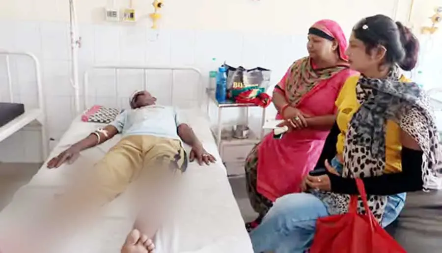 सफाई कर्मी को 4 युवकों ने बंधक बनाकर पीटा, गंभीर घायल