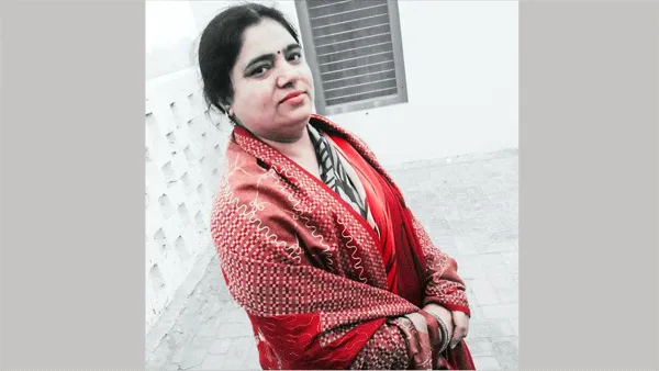 खुशियां बांटने गई तो घर में छाया मातम
