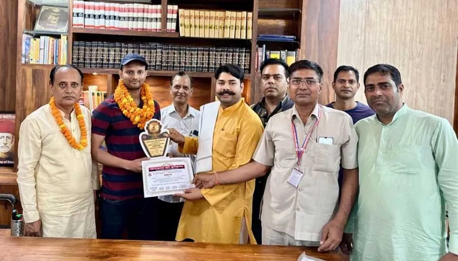 महमूदपुर के आकाश ने पाई यूपीएससी में 101वीं रैंक