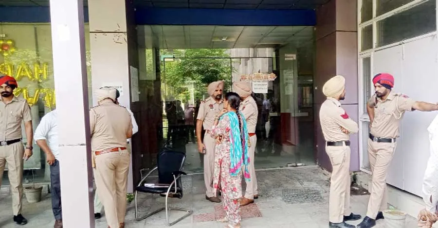 लघु सचिवालय के सुविधा केंद्र में चोरी