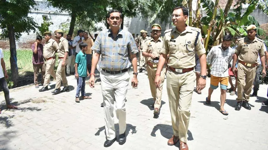 असामाजिक तत्वों द्वारा गांव का माहौल बिगाड़ने के लिए मंदिरों में मूर्ति की खंडित