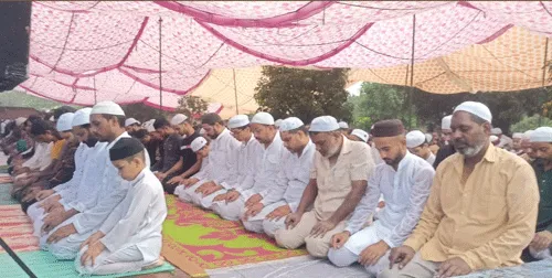 ईद-उल-अजुहा की नमाज में मांगी अमन चैन की दुआ