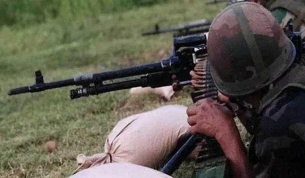 राजौरी में संदिग्ध आतंकवादियों, सेना के बीच मुठभेड़, अभियान जारी