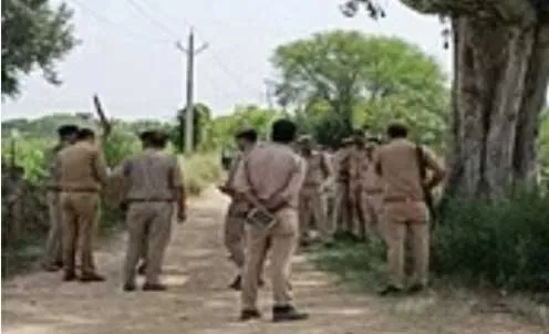 किशोरी की हाथों में कील ठोंककर व आंखे निकालकर की हत्या