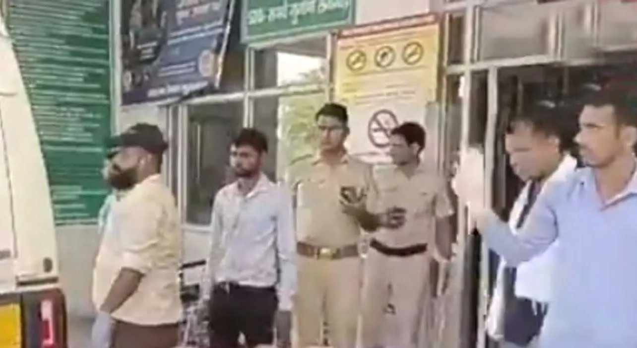 मिट्टी धंसने से तीन महिलाओं की मौत, चार गंभीर रूप से घायल
