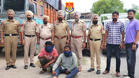 नशीली गोलियों सहित दो ट्रक चोर गिरफ्तार