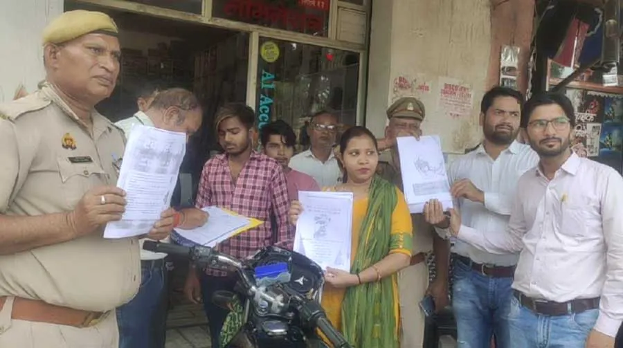 बाल श्रमिक मिलने पर दुकानदारों को नोटिस जारी