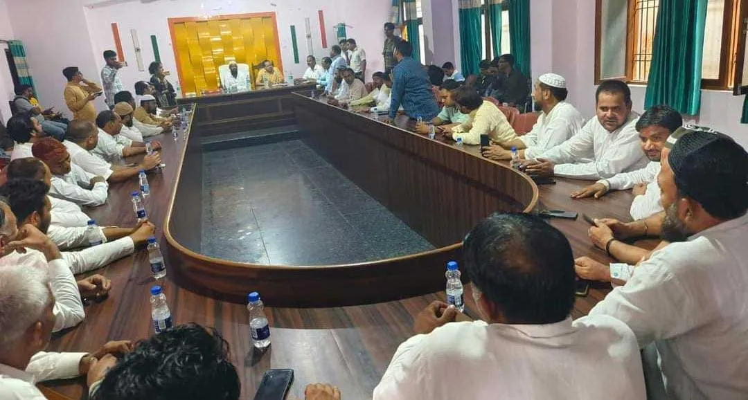 गिले-शिकवे हुए दूर, बैठक में पहुंचे ‘नाराज’ सभासद