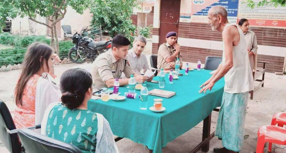 कैराना में डीएम-एसपी ने सुनी शिकायतें, निस्तारण शून्य