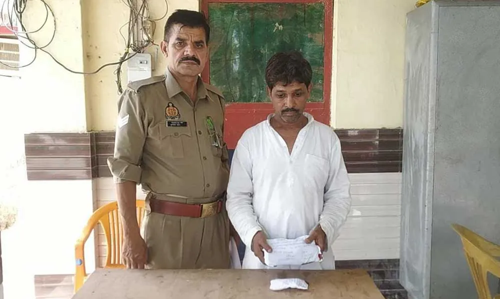 पचास हजार रुपये की अवैध चरस बरामद, तस्कर गिरफ्तार