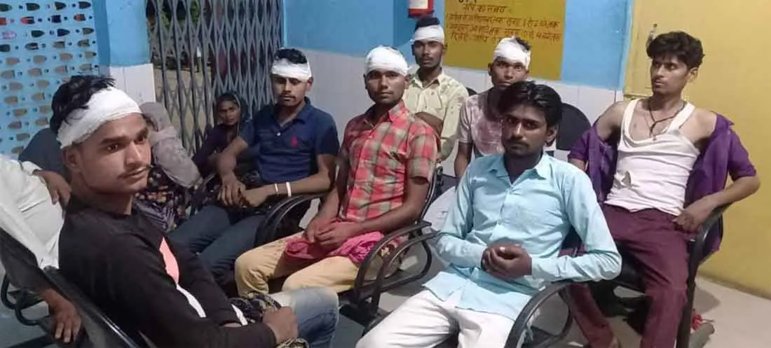 अकबरपुर सुनहेटी में दो पक्षों के बीच खूनी संघर्ष, 12 घायल