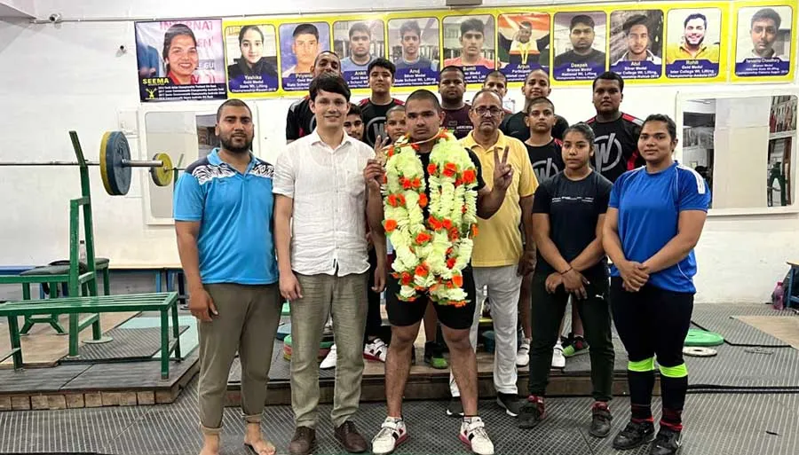 प्रताप स्कूल के हिमांशु ने वेटलिफ्टिंग में स्वर्ण पदक जीता