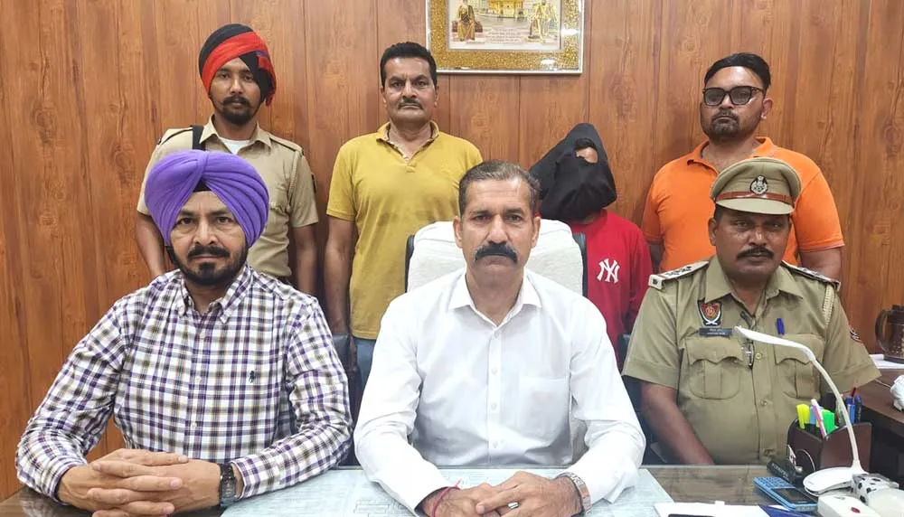 एसटीएफ ने 7 करोड़ 20 लाख की हैरोइन सहित कार सवार को दबोचा