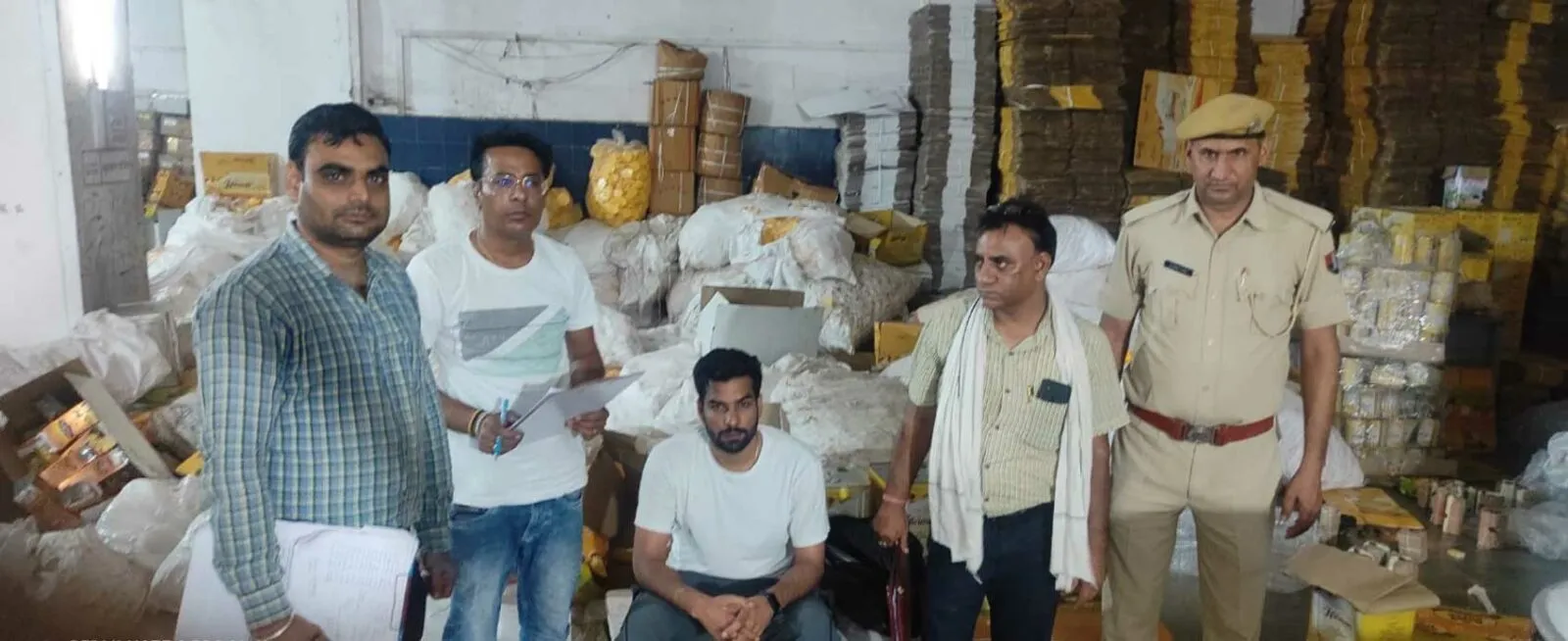 Sadulpur: राजगढ़ में खाद्य सुरक्षा टीम ने मिलावटी घी बनाने की फैक्ट्री पर की कार्रवाई