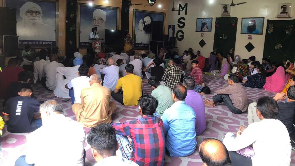 बेटी के जन्म की खुशी में नाम चर्चा के दौरान 7 जरूरतमंद परिवारों को बांटा राशन