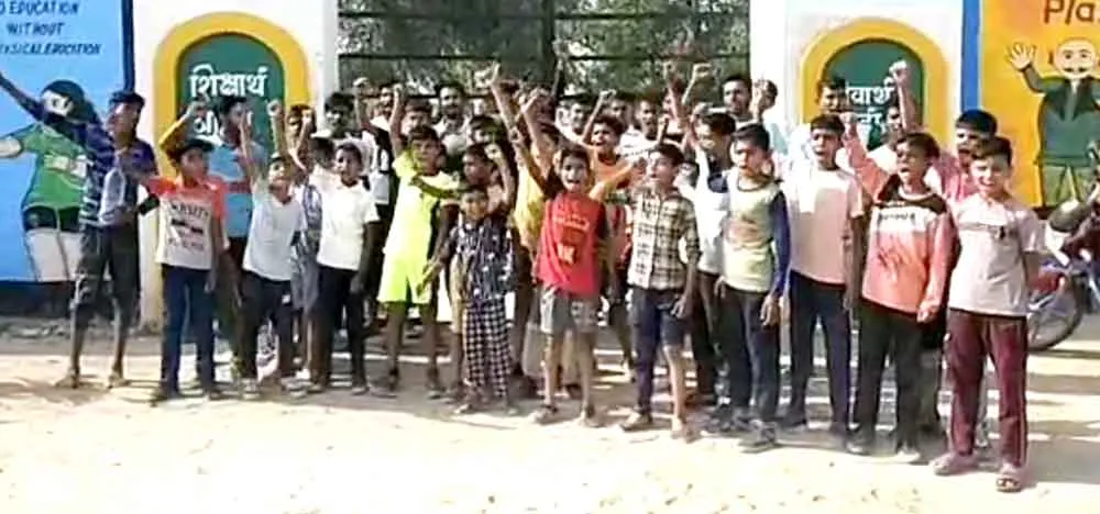 पेयजल की टंकी पर ताला, परेशान हो रहे खिलाड़ी