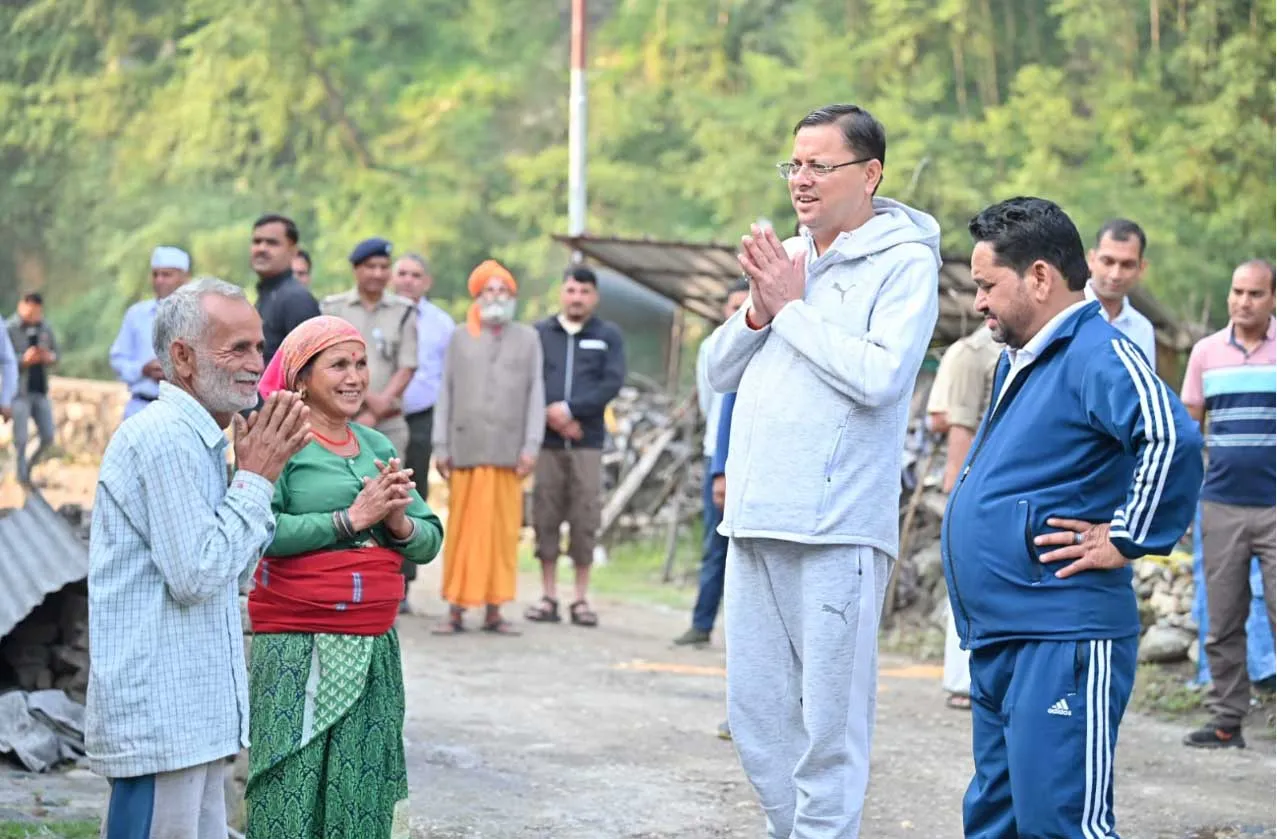 Pushkar Singh Dhami: ग्राम सिरोर, नेताला में प्रातः काल भ्रमण पर निकले मुख्यमंत्री धामी