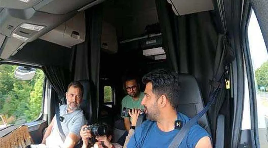 राहुल गांधी ने अमेरिका में की ट्रक की सवारी
