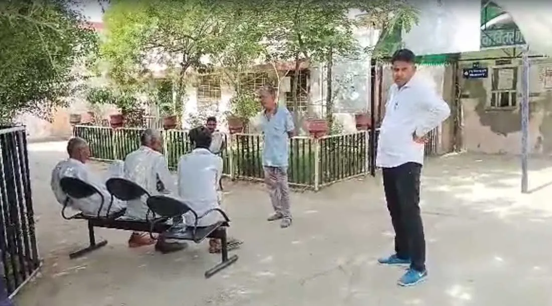 पत्नी की कुल्हाड़ी से हत्या, आरोपी ने अपने 5 वर्षीय मासूम बेटे को लेकर कुण्ड में लगाई छलांग