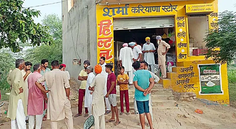 हजारों की नकदी व लाखों का सामान चोरी