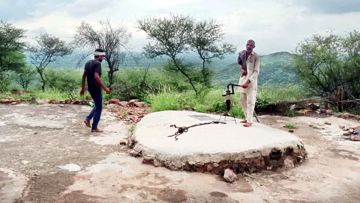 87 वर्षीय दंपति का जल संरक्षण में बेहतरीन योगदान, पहाड़ की चोटी पर चमकाया अपना नाम!