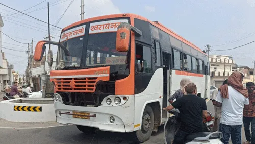 बस चालक ने स्कूटी सवार महिला को कुचला, मौके से फरार